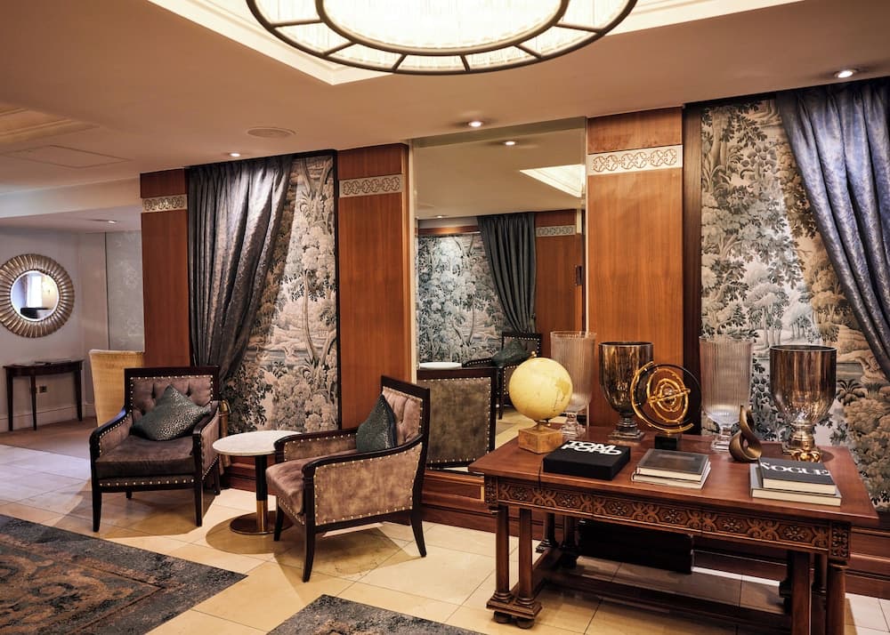 Lobi dinlenme salonu