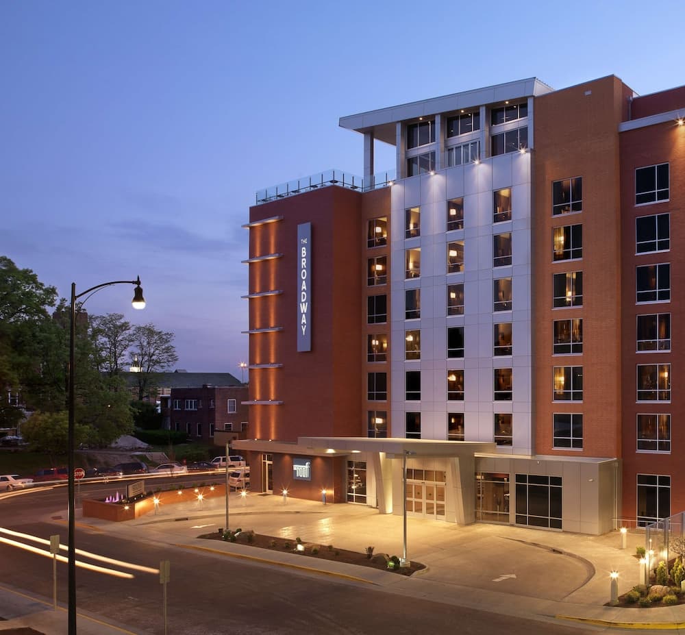 The Broadway Columbia - a DoubleTree by Hilton