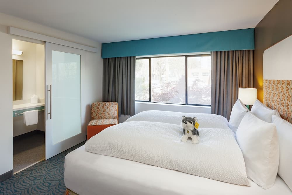 Staypineapple, University Inn, University District Seattle