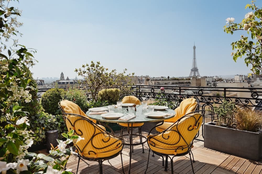 Hotel Raphael