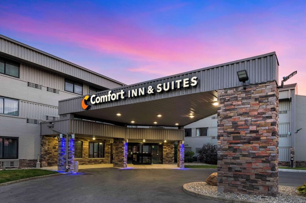 Comfort Inn & Suites North at the Pyramids