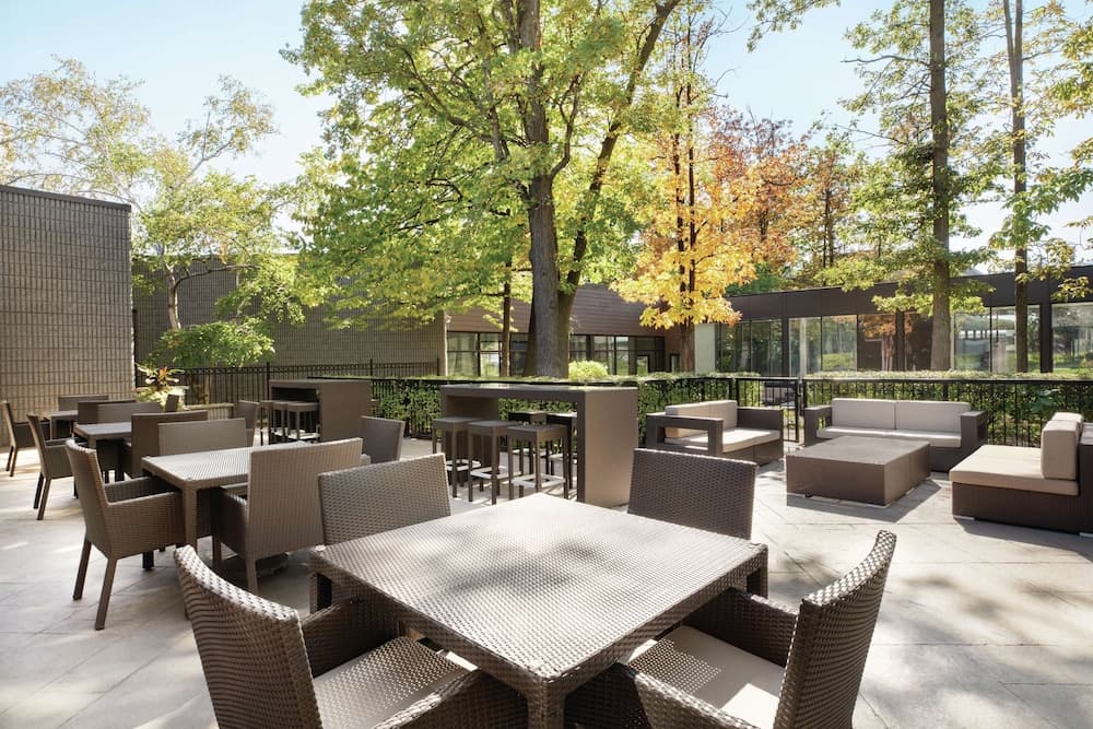 DoubleTree by Hilton Toronto Airport West
