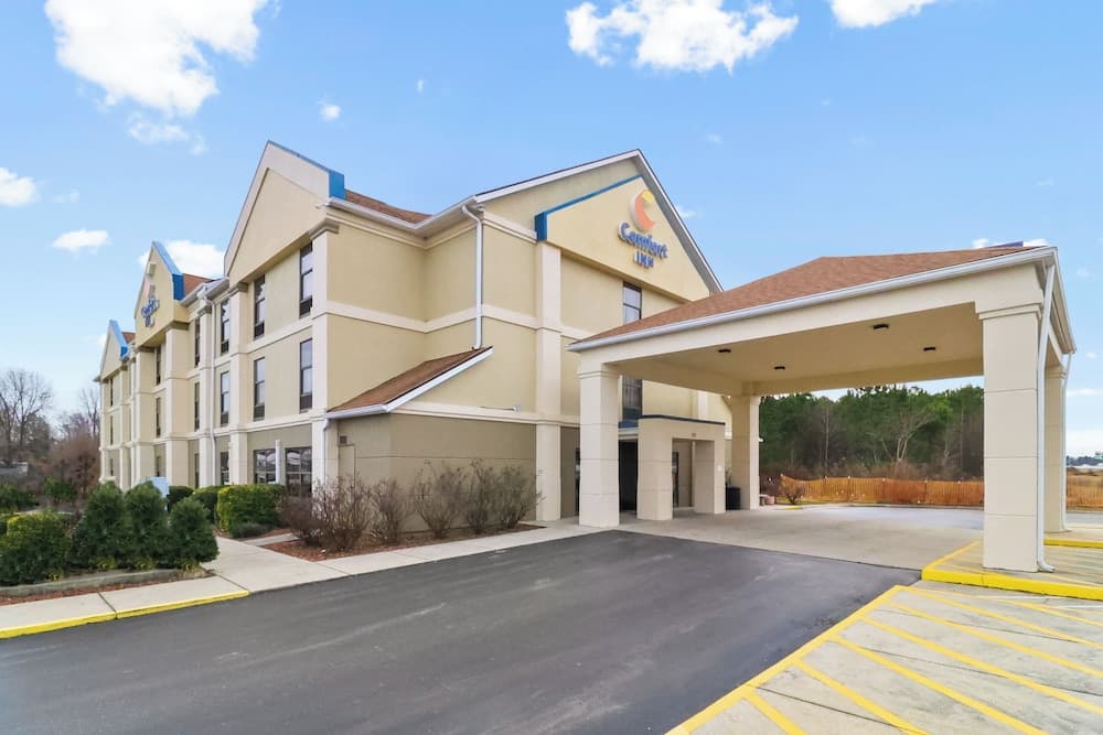 Comfort Inn Dunn near I-95
