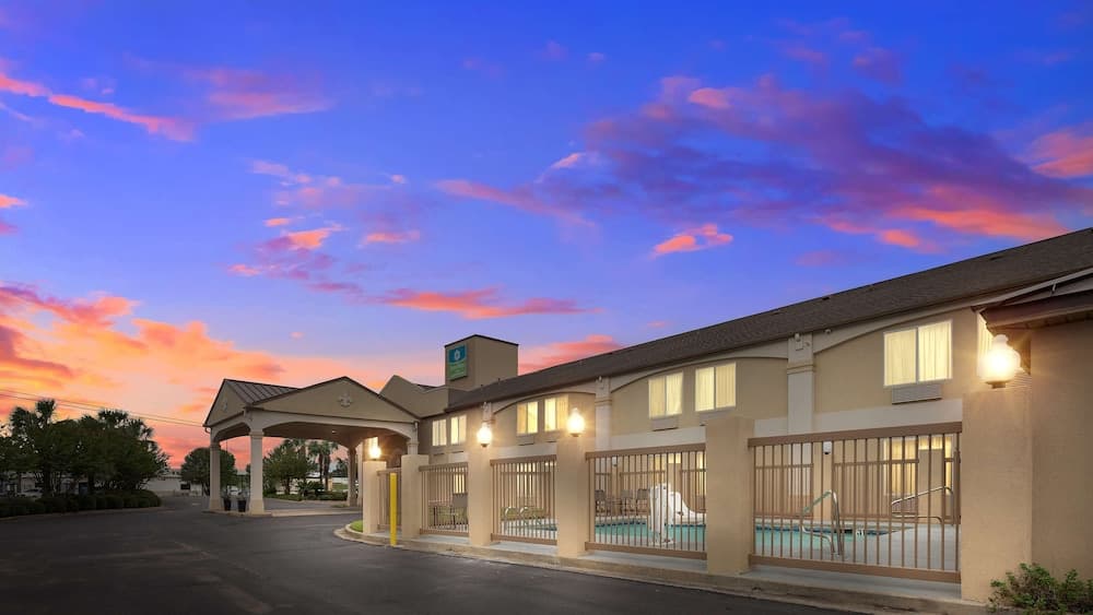 SureStay Hotel by Best Western Alexandria