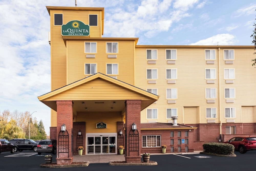 La Quinta Inn & Suites by Wyndham Portland Airport