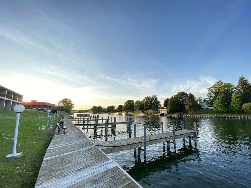 Fleetwood Inn & Suites