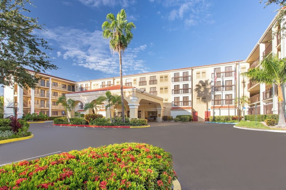 Holiday Inn & Suites Boca Raton - North by IHG