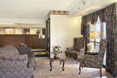 Super 8 by Wyndham Ruther Glen Kings Dominion Area