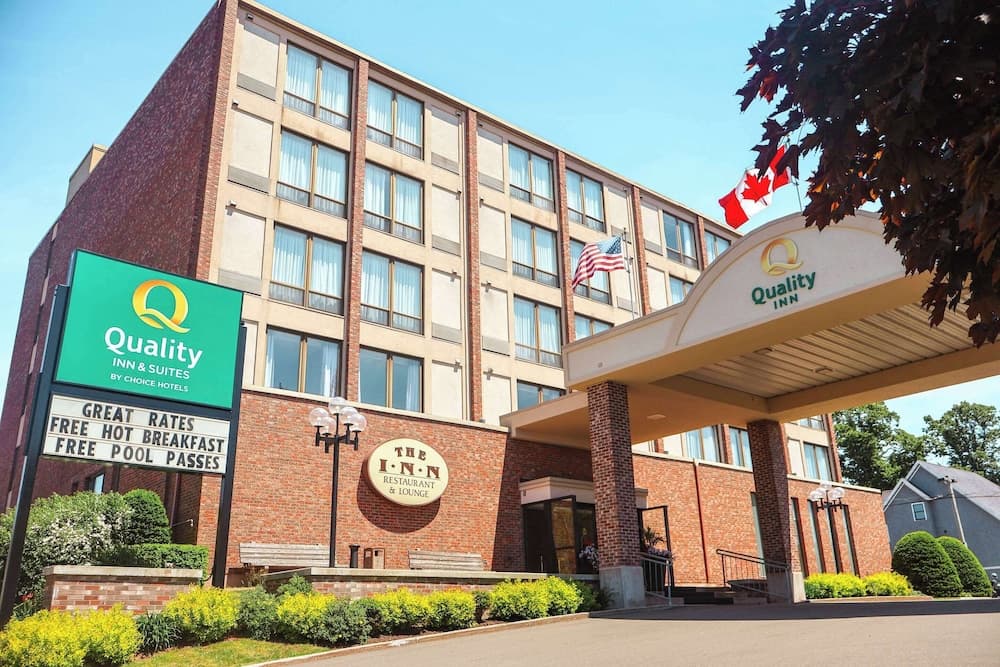 Quality Inn & Suites Downtown