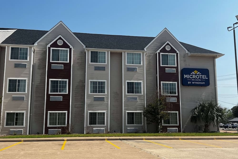 Microtel Inn & Suites by Wyndham Houston