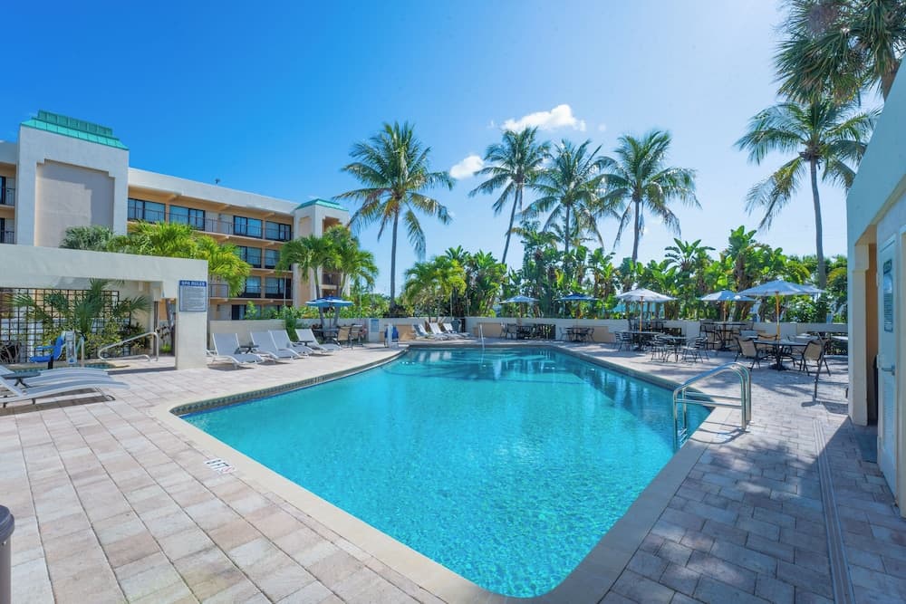 Boca Plaza by Lowkl