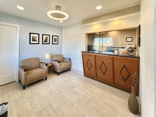 Royal Inn Charlotte Airport Hotel