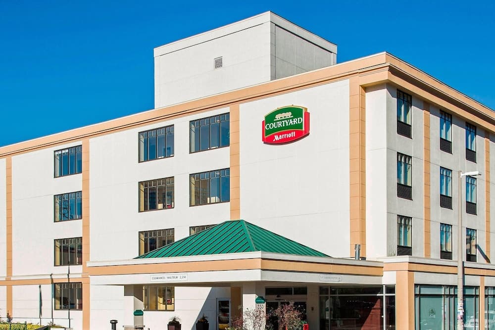 Courtyard by Marriott Downtown Ottawa