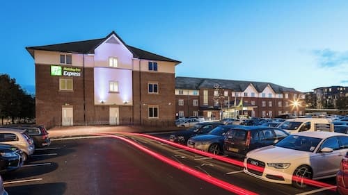 Holiday Inn Express London Gatwick - Crawley by IHG