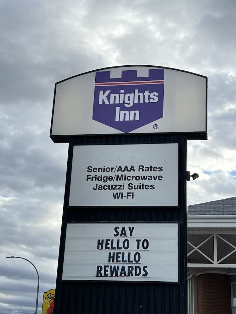 Knights Inn Lethbridge