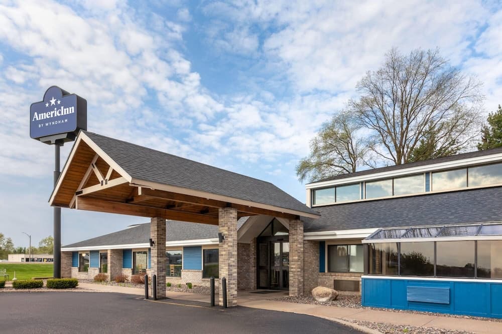 AmericInn by Wyndham Chippewa Falls