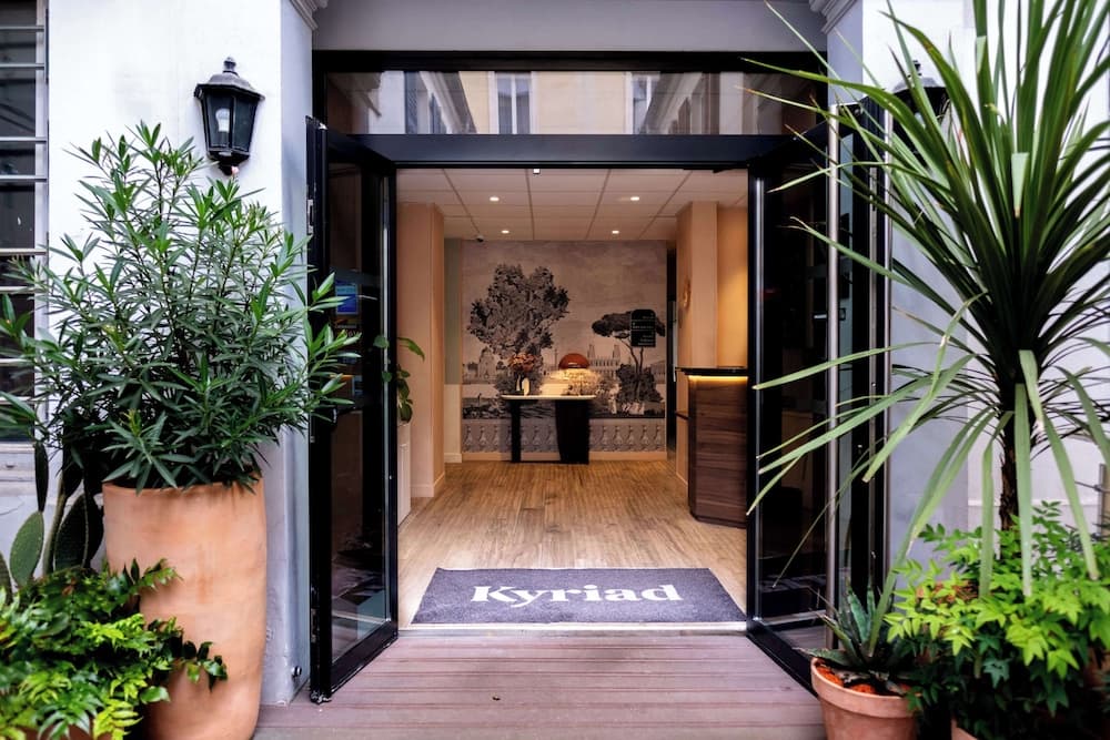 Hotel Kyriad Paris 10 Canal Saint Martin
