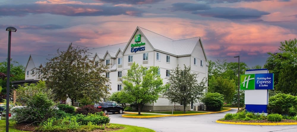 Holiday Inn Express & Suites Lincoln East - White Mountains by IHG