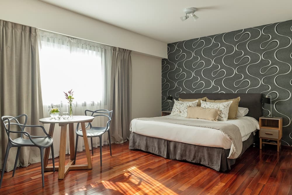 Argenta Tower Hotel & Suites