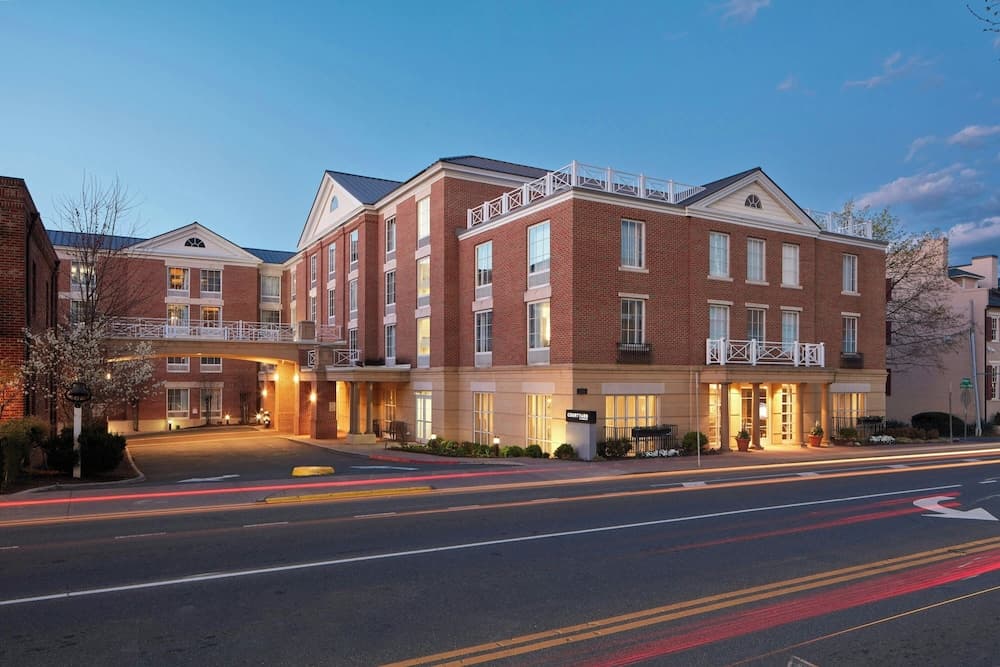Courtyard by Marriott Charlottesville University Medical Ctr