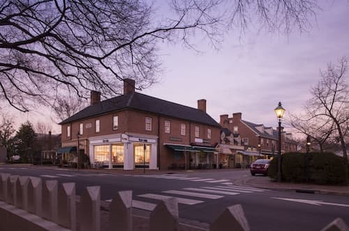Fife And Drum Inn