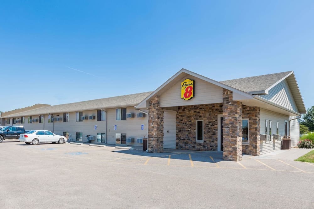 Super 8 by Wyndham Kearney