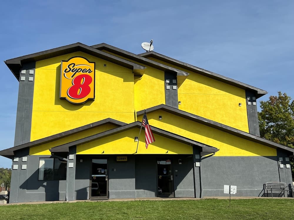 Super 8 by Wyndham Marietta