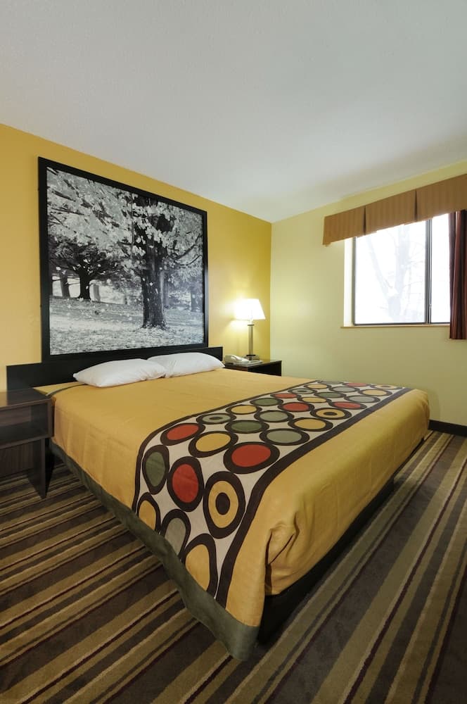 Super 8 by Wyndham Latham/Albany Airport