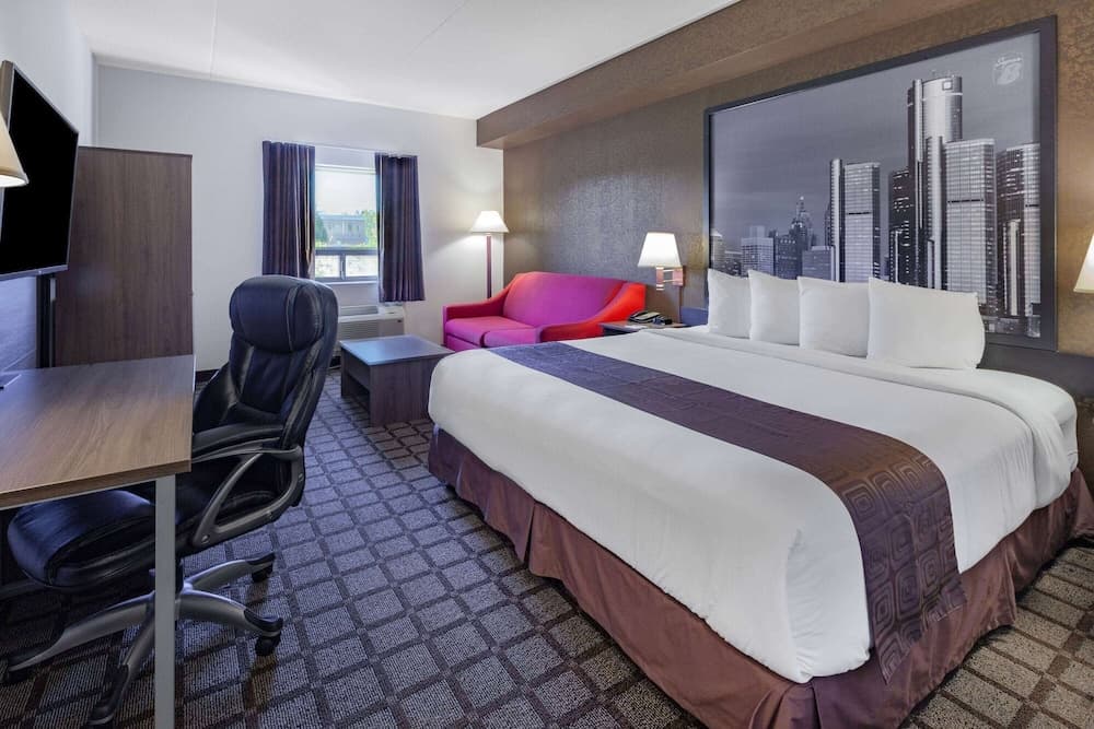 Super 8 by Wyndham Ambassador Bridge Windsor ON