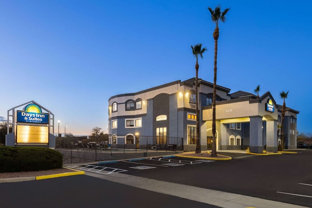 Days Inn & Suites by Wyndham Tucson/Marana