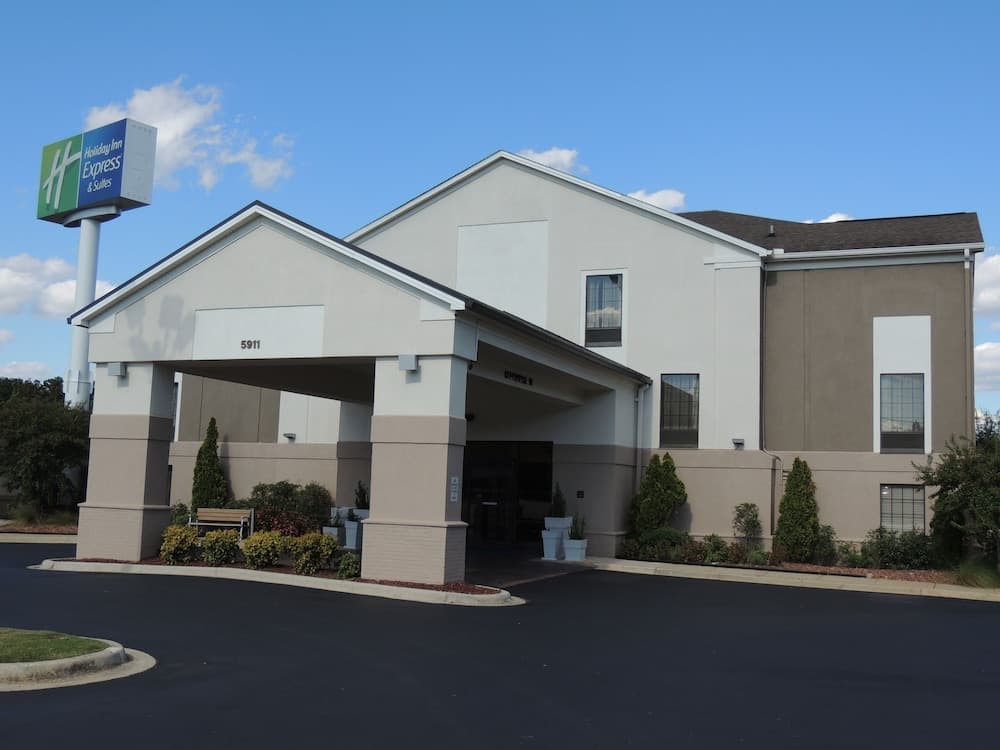Holiday Inn Express & Suites Birmingham Trussville by IHG