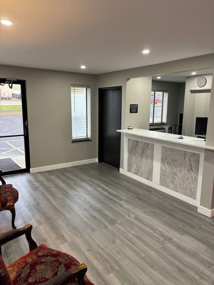 Super 8 Springfield North I-44