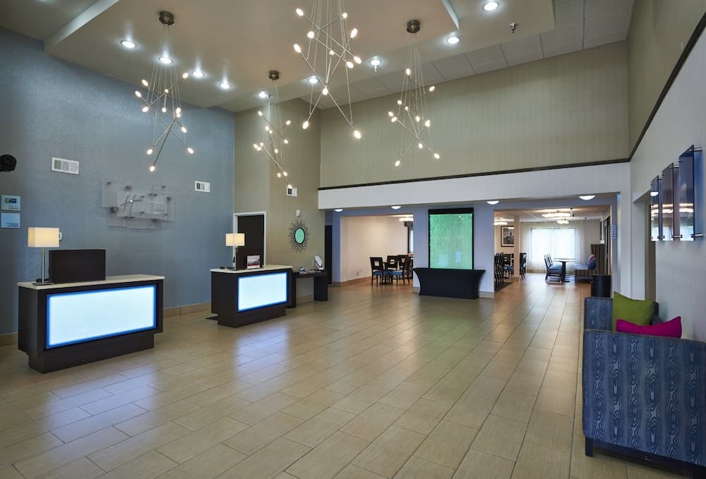 Holiday Inn Express & Suites Birmingham South - Pelham by IHG