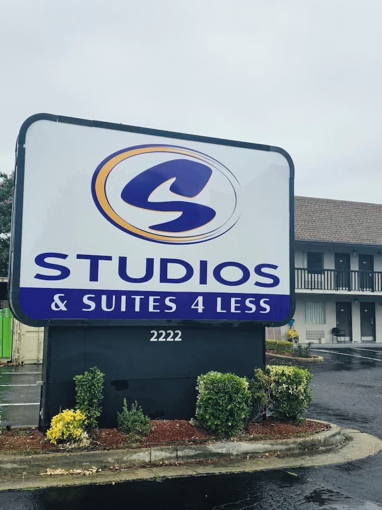 STUDIOS & SUITES 4 LESS CHESAPEAKE