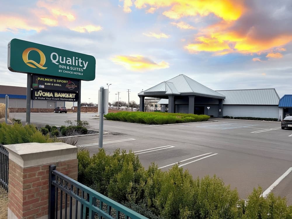 Quality Inn and Suites Livonia