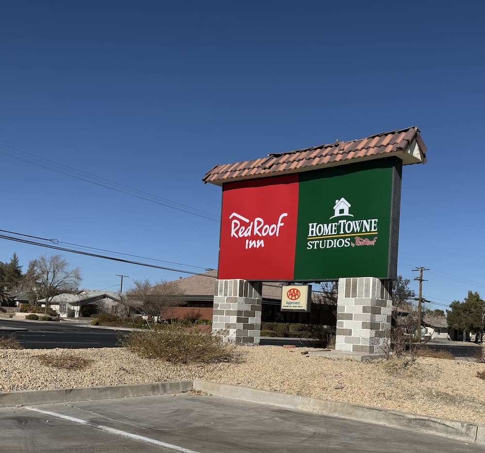 HomeTowne Studios by Red Roof Ridgecrest