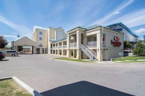 Econo Lodge Inn & Suites Calgary - University