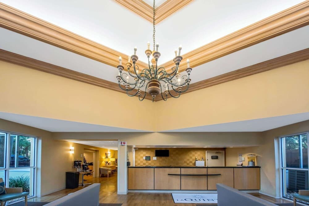 La Quinta Inn & Suites by Wyndham West Palm Beach Airport