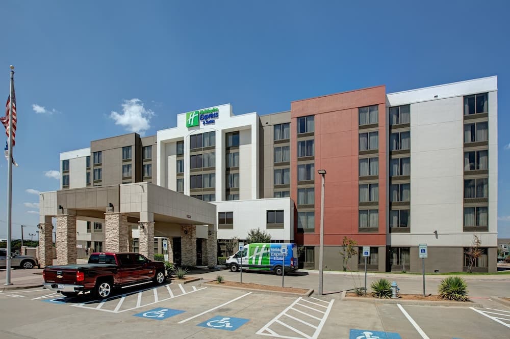 Holiday Inn Express Hotel & Suites DFW Airport South by IHG