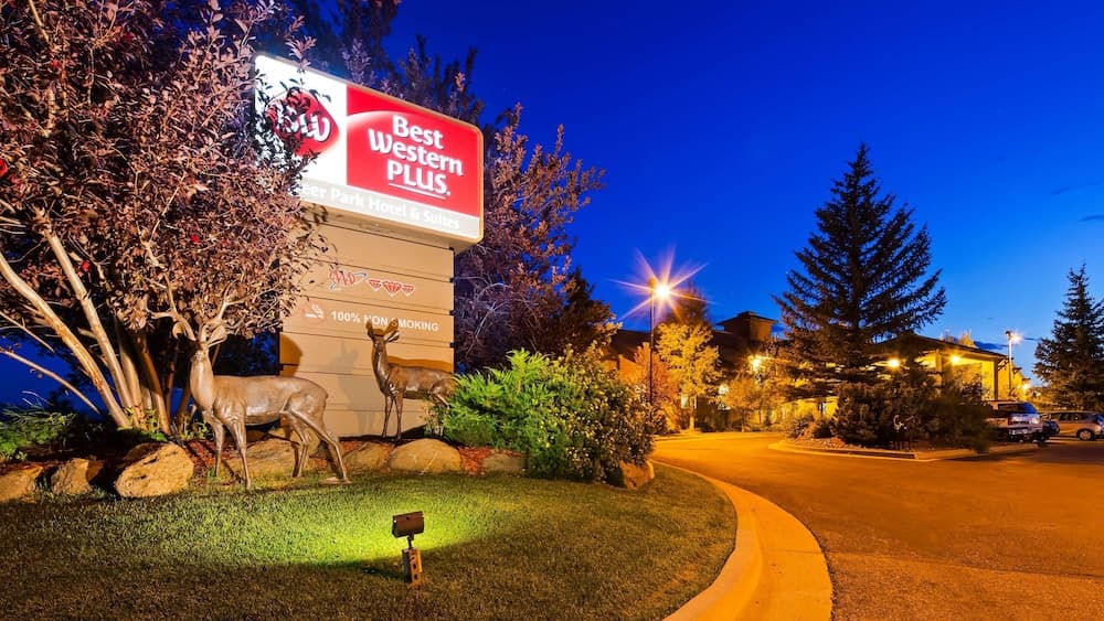 Best Western Plus Deer Park Hotel & Suites