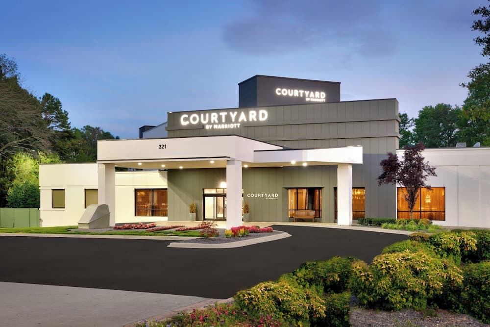 Courtyard by Marriott Charlotte Airport LoSo