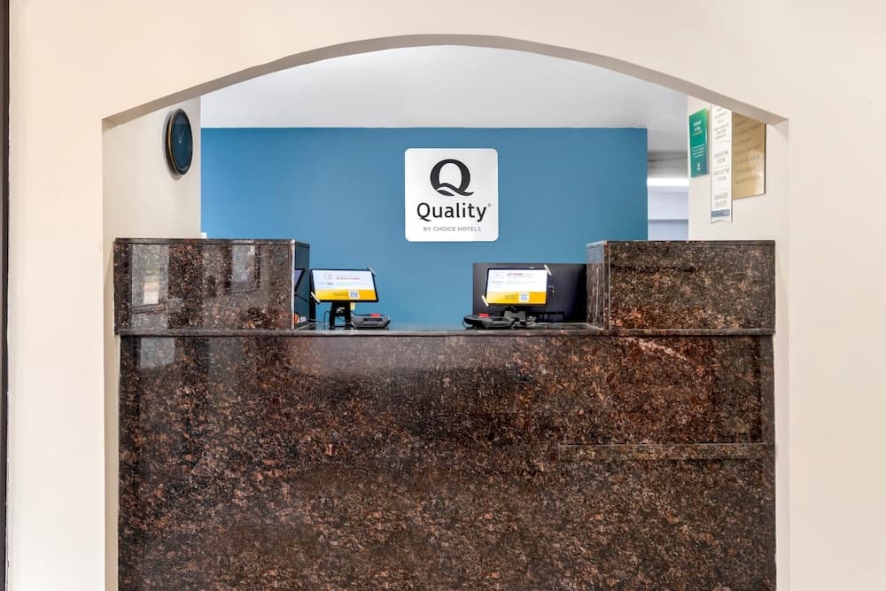 Quality Inn & Suites Decatur - Priceville I-65