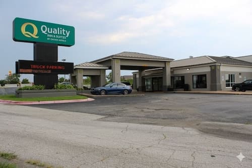Quality Inn & Suites Moline - Quad Cities