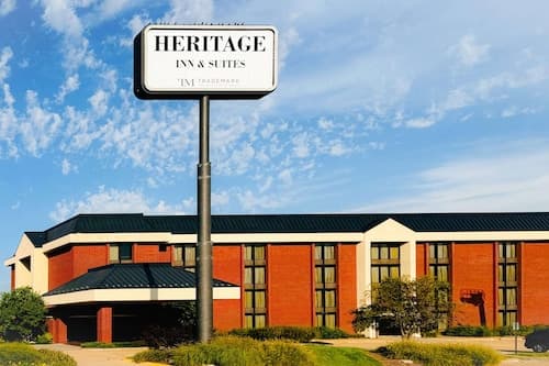Heritage Inn & Suites St. Louis/Fenton, Trademark by Wyndham