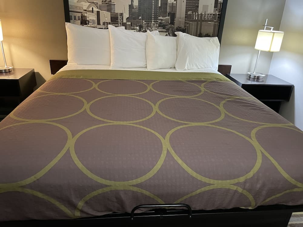 Delavan Inn and Suites