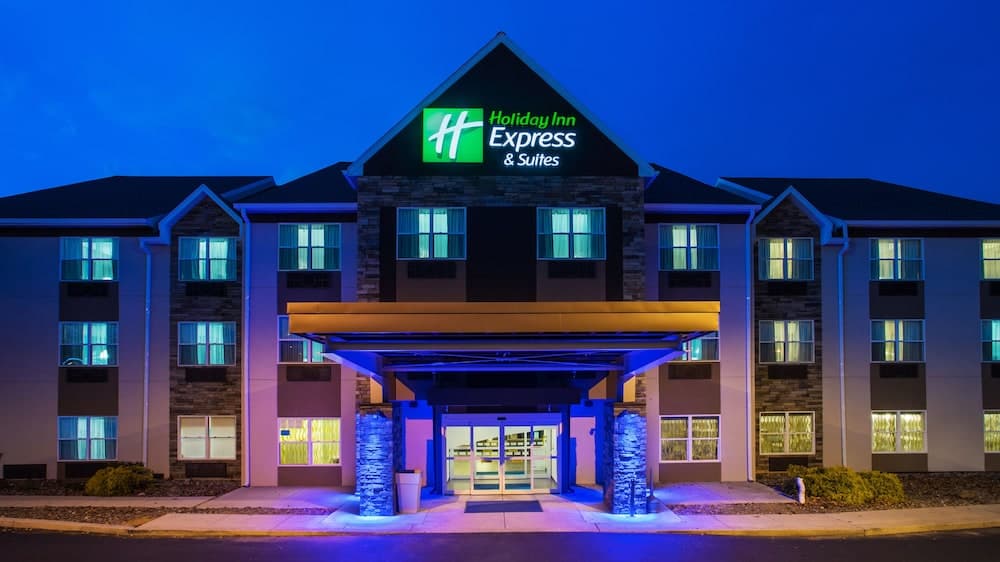 Holiday Inn Express & Suites Wyomissing by IHG