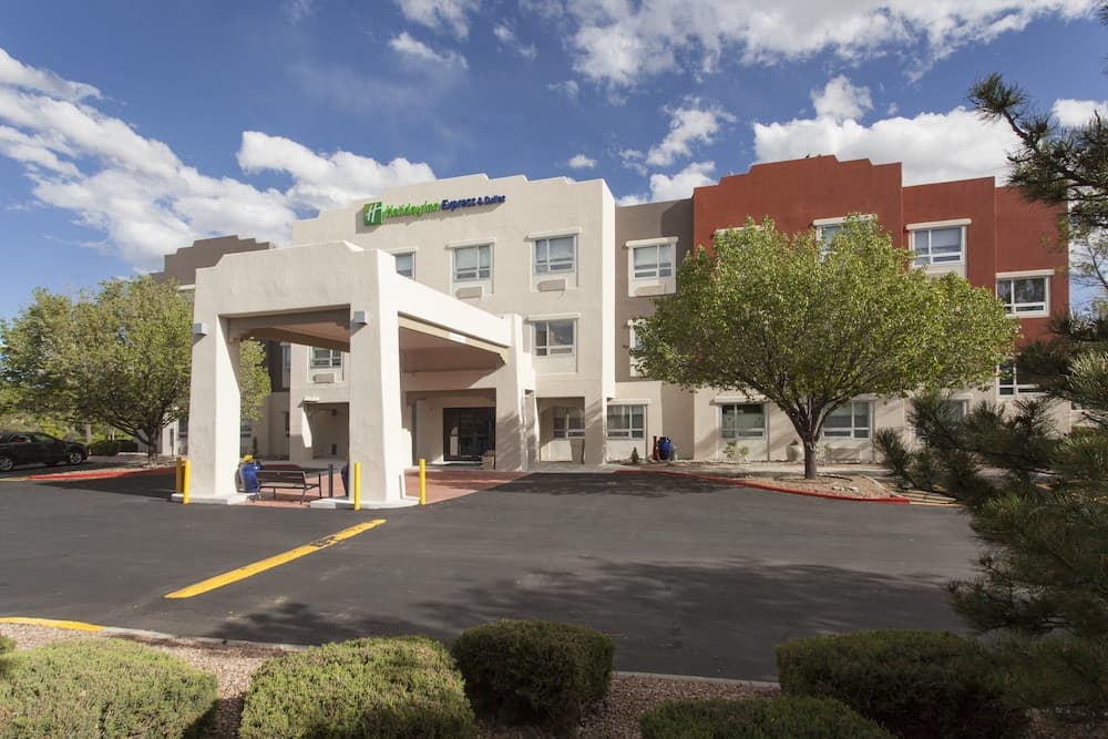 Holiday Inn Express And Suites Santa Fe by IHG