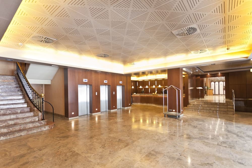 Lobi oturma alanı