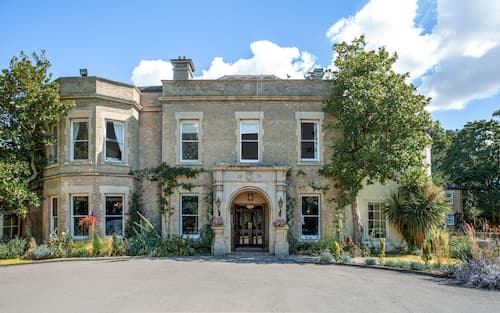Woodland Manor Hotel