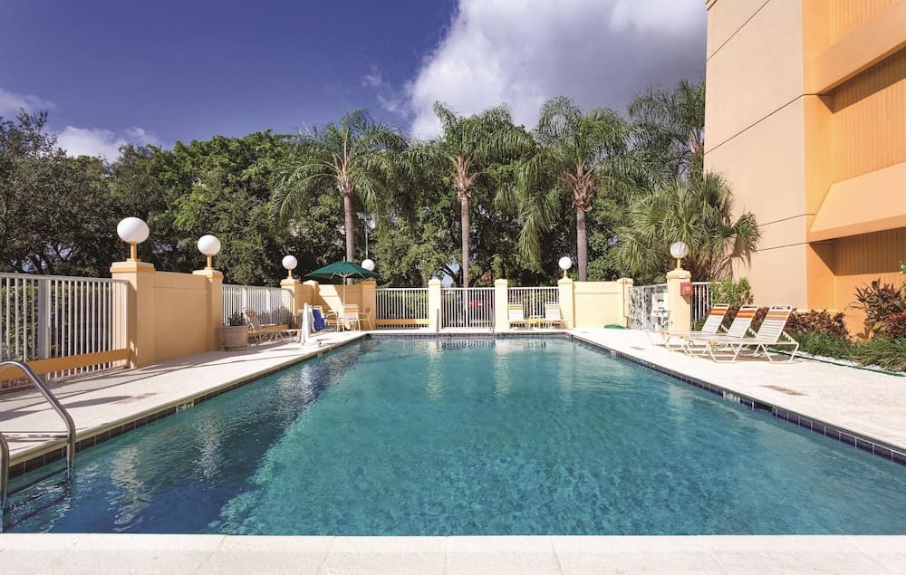 La Quinta Inn & Suites by Wyndham Miami Airport East